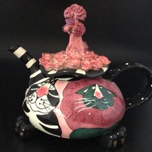 Dog and cat teapot